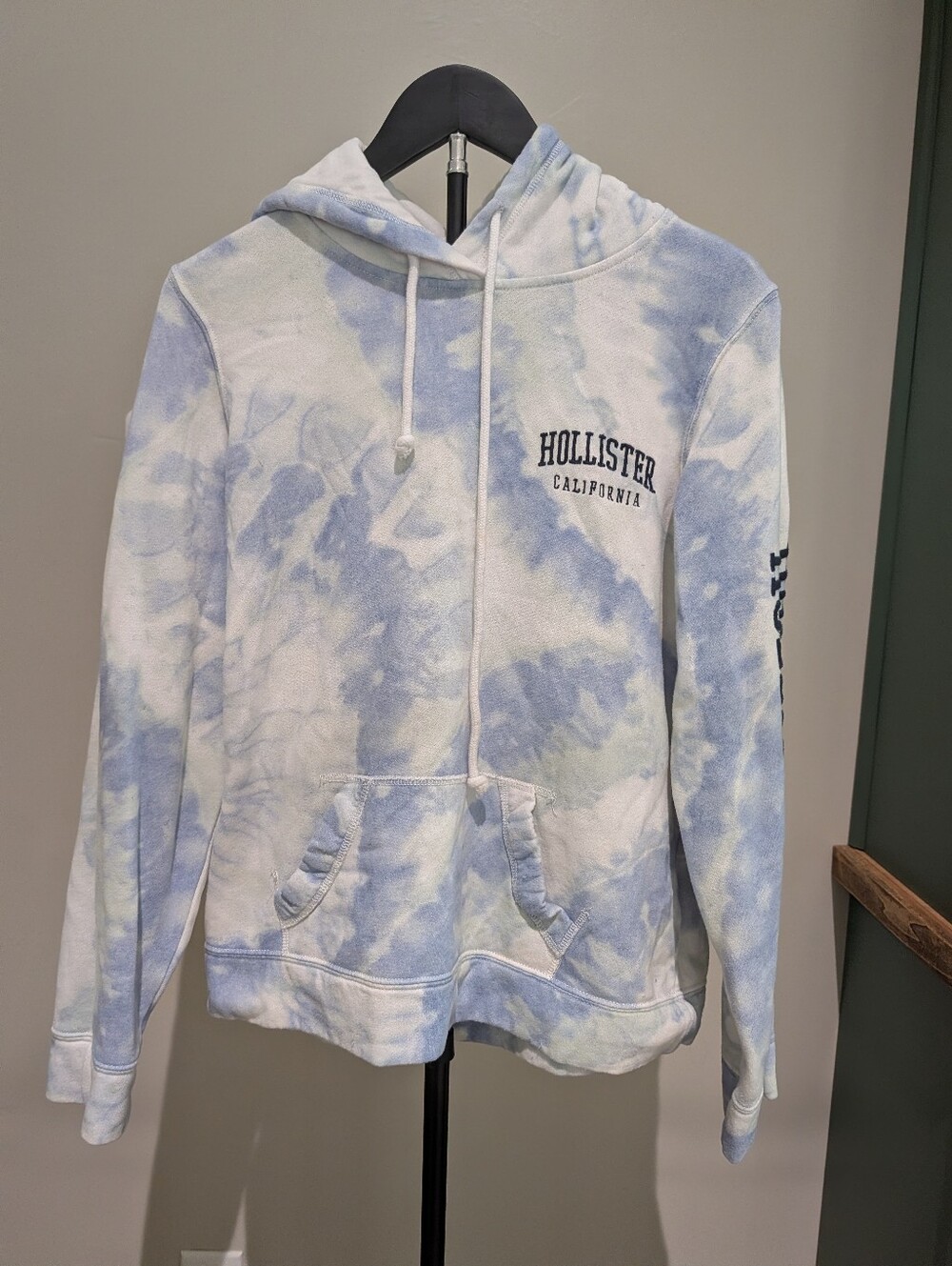 Hollister Women's Tie-Dye Crewneck Sweatshirt - Light Blue & White & Mint Green